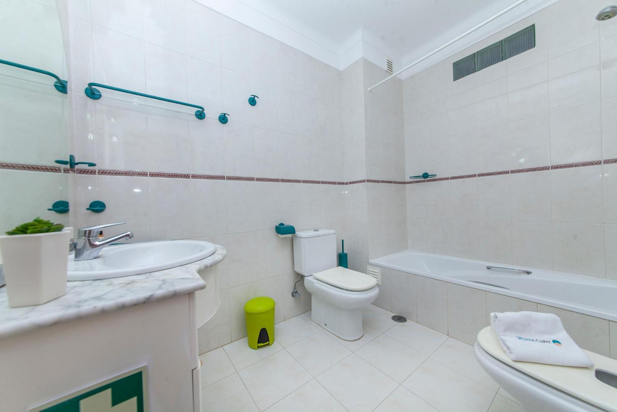 P - Meia-Praia Seaview Guesthouse Lagos Phòng bức ảnh