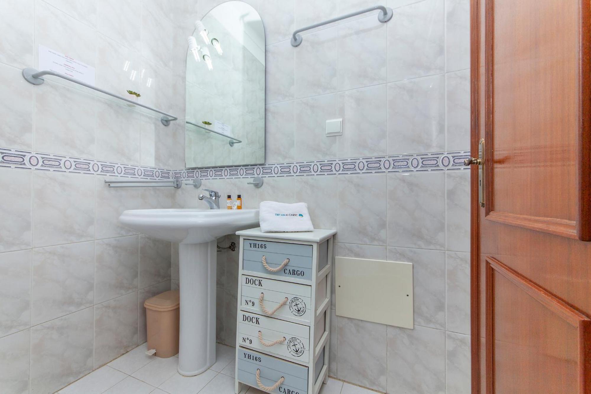 P - Meia-Praia Seaview Guesthouse Lagos Phòng bức ảnh
